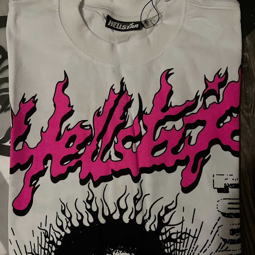 Hellstar White & Pink Graphic Tee Size M NWT Streetwear